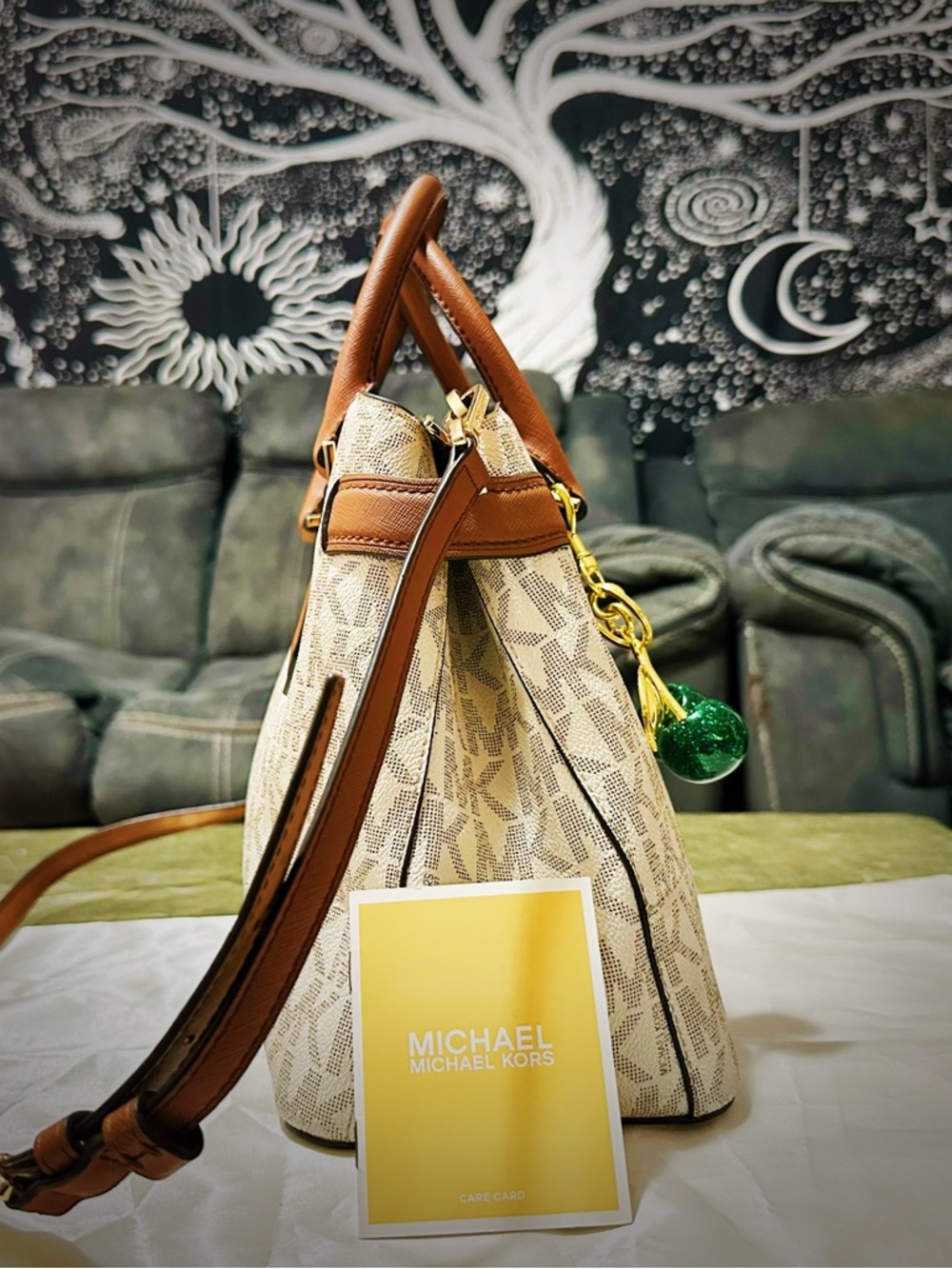 Michael Kors shoulder Bag Satchel with Tan Trim & Gold Accents tote bag - Picture 16 of 17